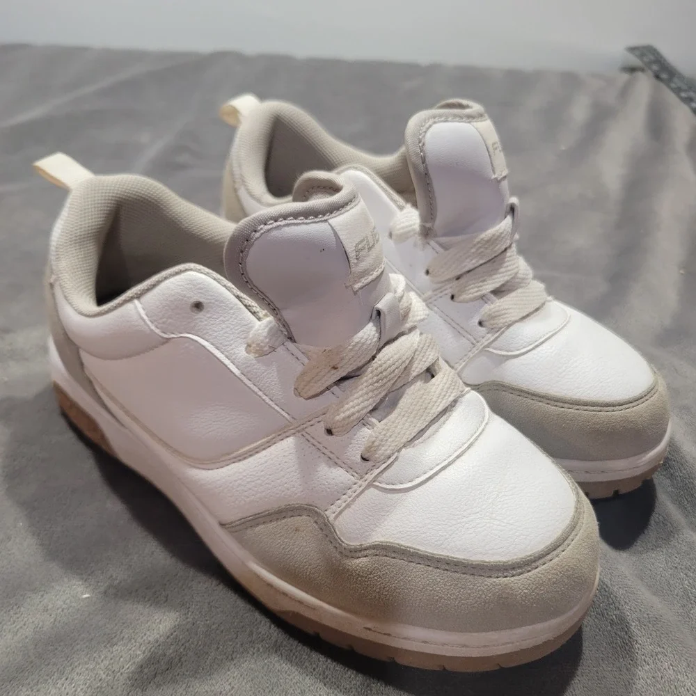 FUBU Mens White Gray Low Top Sneakers Shoes BYFB23SC00‎ Size 2 USA